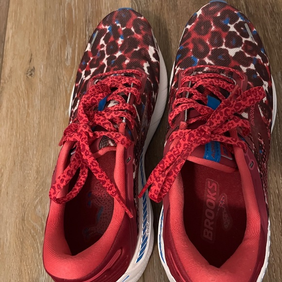 Brooks Women's Leopard Print Running Shoes - Adrenaline GTS 22 size 10 NEW - Picture 4 of 6
